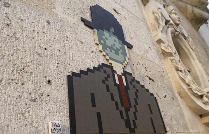 ¿Quién está realmente detrás de los mosaicos pegados en las calles de Orleans?