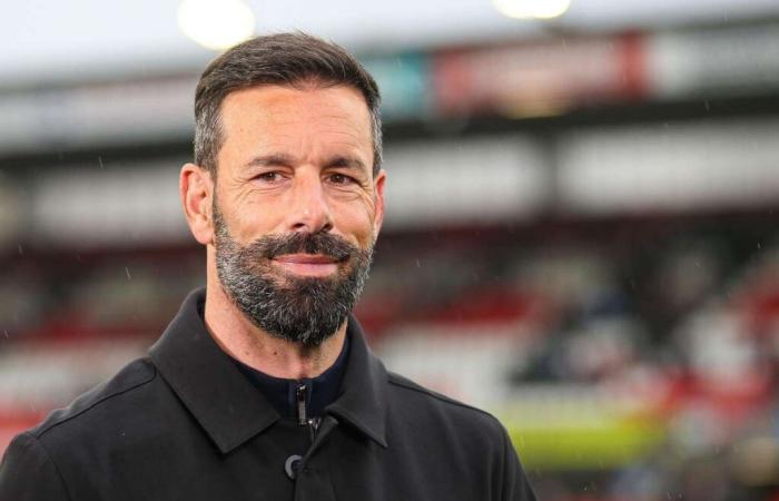 Van Nistelrooy no puede digerir su destitución