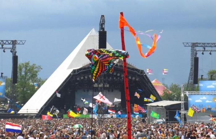 Los fanáticos de Glastonbury están ‘nerviosos’ por la venta general de entradas después de agotarse las entradas iniciales de 32 minutos