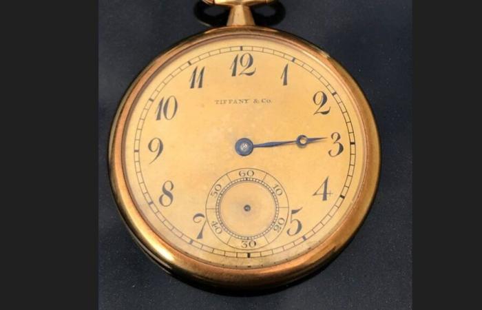 Reloj regalado al capitán que salvó a 700 pasajeros del Titanic se vende por una tarifa récord | Noticias del Reino Unido