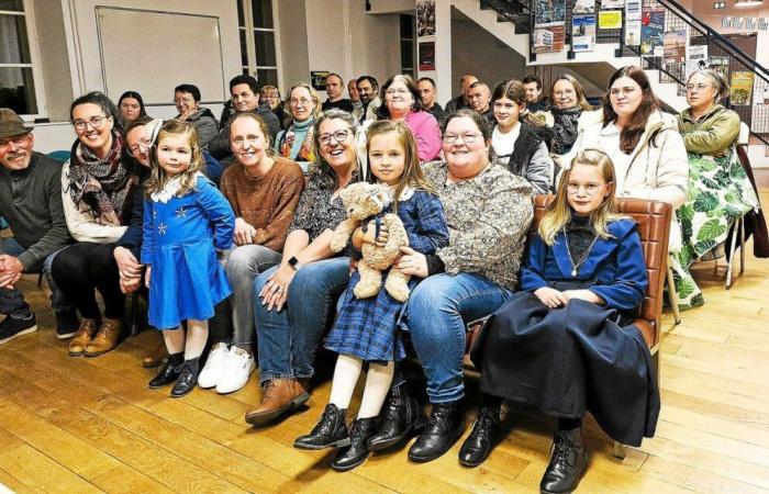 Kroas Hent Gwengamp: costureras y bordadoras trabajan duro para vestir a las bailarinas