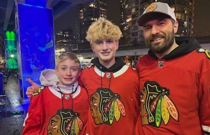 Un ambiente loco para el bautismo del niño prodigio Connor Bedard en Vancouver