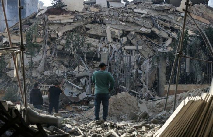 Decenas de muertos por ataques israelíes en Gaza; Detenidos sospechosos por disparar bengalas contra la casa de Netanyahu