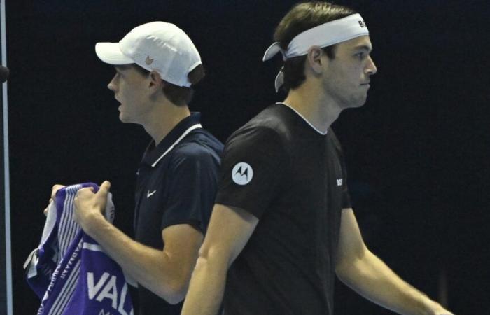 ATP – Finales > Fritz se levantó como un cuco antes de desafiar a Sinner en la final: “En la final del US Open, simplemente intenté mantenerme con vida. El partido que jugamos aquí, no lo sentí así. Me sentí mucho más cómodo desde la línea de fondo y sé que mejoré mi juego”.