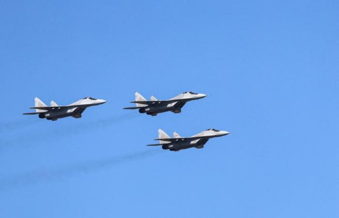 Polonia despega aviones de combate