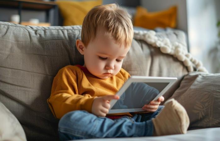 El tiempo frente a la pantalla acelera la pubertad y el crecimiento óseo en los niños