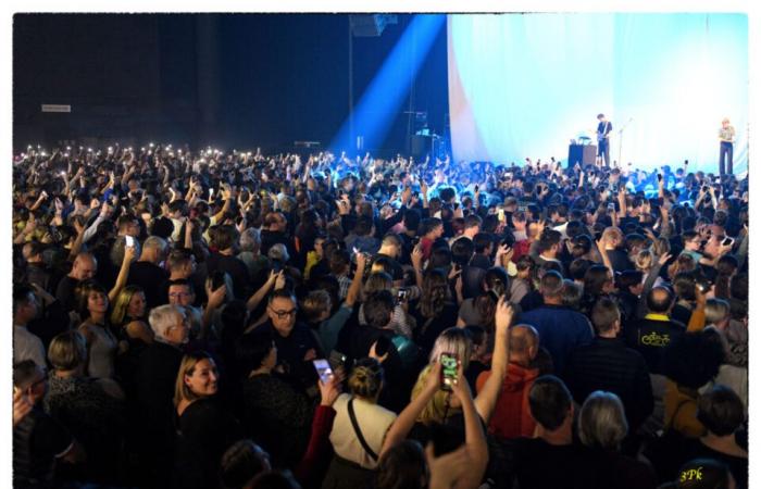 En fotos. Hoshi, una lluvia de amor con un público derretido en el Zénith de Caen