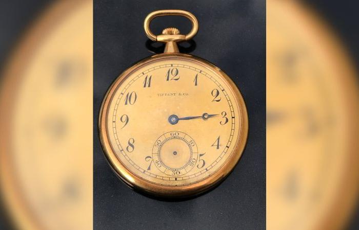 El reloj de oro regalado al héroe del Titanic que salvó 700 vidas se vende por un récord de £1,5 millones