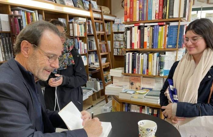 Marc Levy firmó su próximo libro, en Deauville