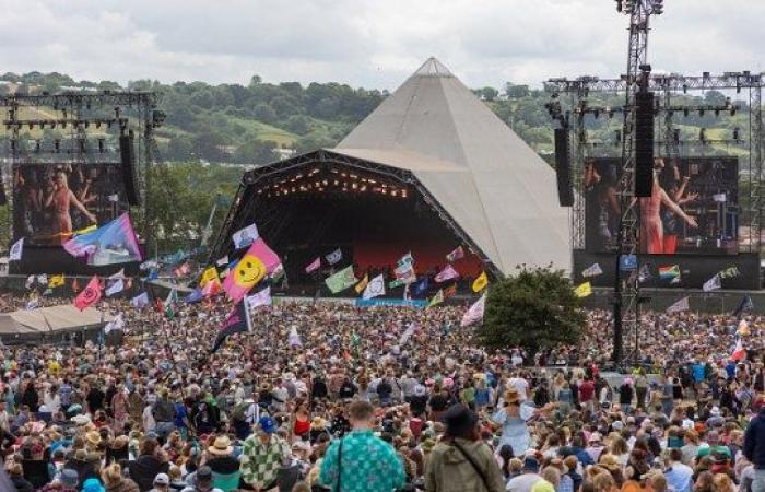 Los fanáticos de Glastonbury están ‘nerviosos’ por la venta general de entradas después de agotarse las entradas iniciales de 32 minutos