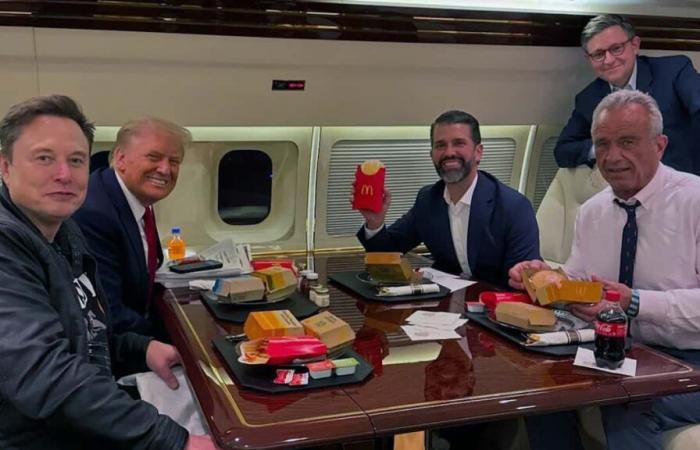 Donald Trump y RFK Jr se atiborran de hamburguesas y papas fritas después de prometer “hacer que Estados Unidos sea saludable”