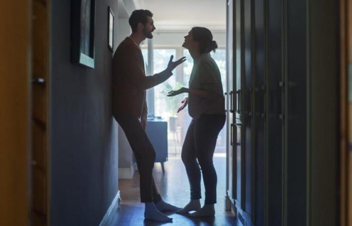 Estos hombres que no soportan ganar menos que su esposa.