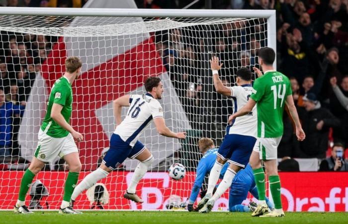 La tarjeta roja inclina la balanza mientras la despiadada Inglaterra se desata