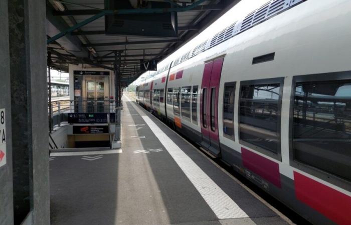 Un hombre hizo el check-in en Caen al bajar del tren.