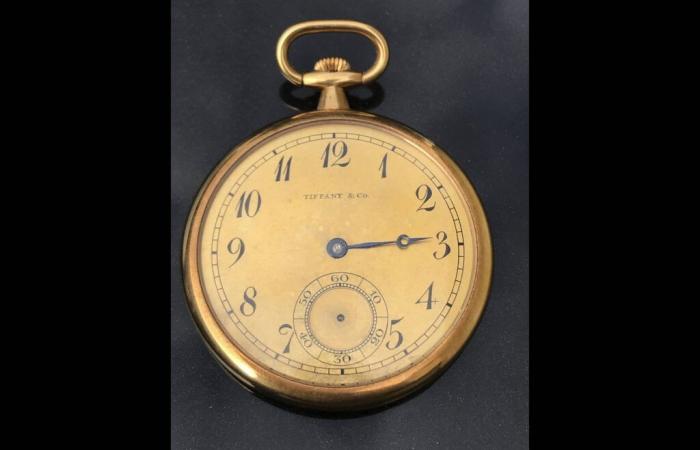 El reloj regalado al capitán que salvó a 700 náufragos del Titanic sale a un alto precio