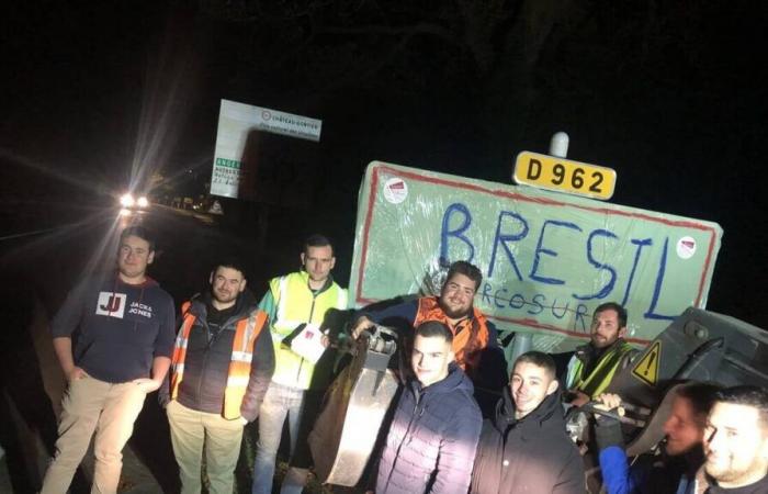 En Mayenne, la JA cubrió los paneles con los colores del Mercosur.