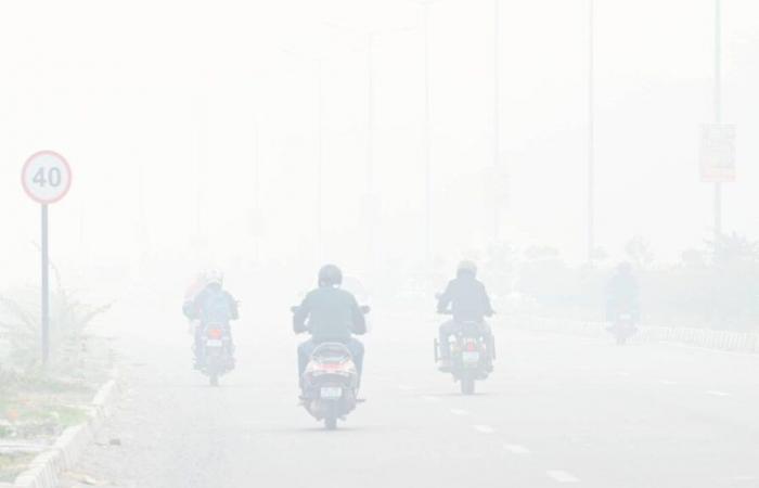 Nueva Delhi cierra escuelas por contaminación récord