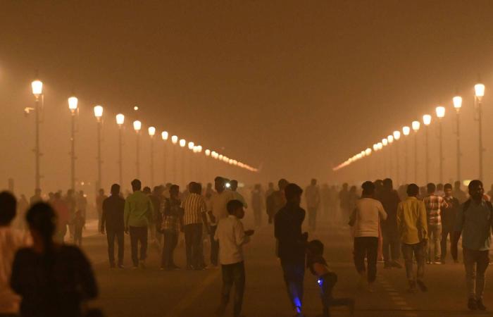 Nueva Delhi cierra escuelas por contaminación récord