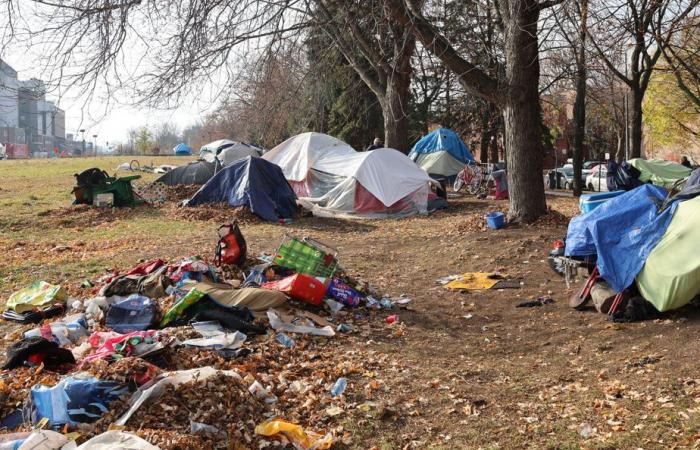 Itinerancia | Inminente desmantelamiento de parte del campamento de la calle Notre-Dame