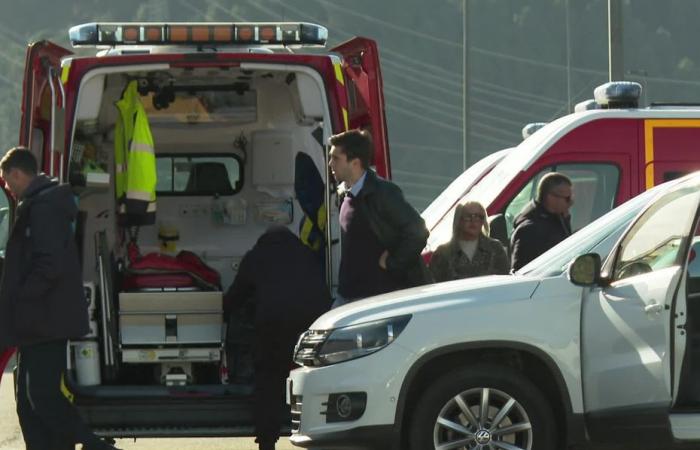 Un piloto en entrenamiento y su pasajero murieron al chocar contra una pared.