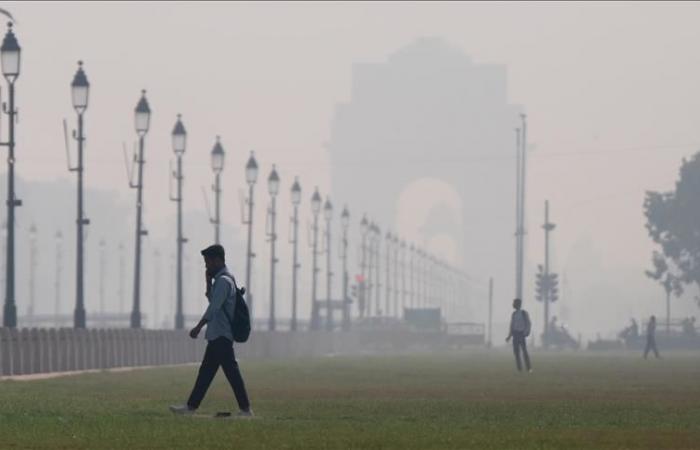 Cierre de escuelas y prohibición del tráfico de camiones debido a la contaminación del aire.