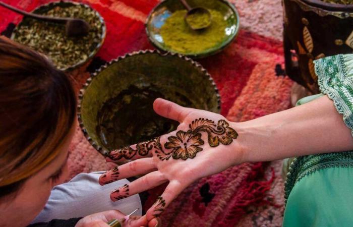 Patrimonio cultural inmaterial: la UNESCO examina la inscripción de “henna” en diciembre