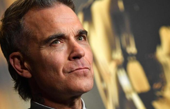 Robbie Williams arremete contra el ex manager de la banda por consumo de drogas