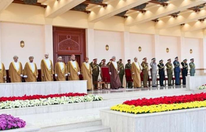 SM el Sultán preside el desfile militar de la 54ª Jornada Nacional