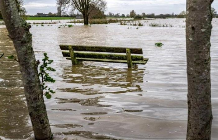 Mucha lluvia esta noche y esta noche, se activa el número de emergencia 1722 por riesgo de tormenta e inundaciones