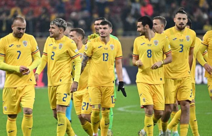 Gică Craioveanu y Florin Prunea, sin duda tras ver el primer once de Rumanía en el partido contra Chipre