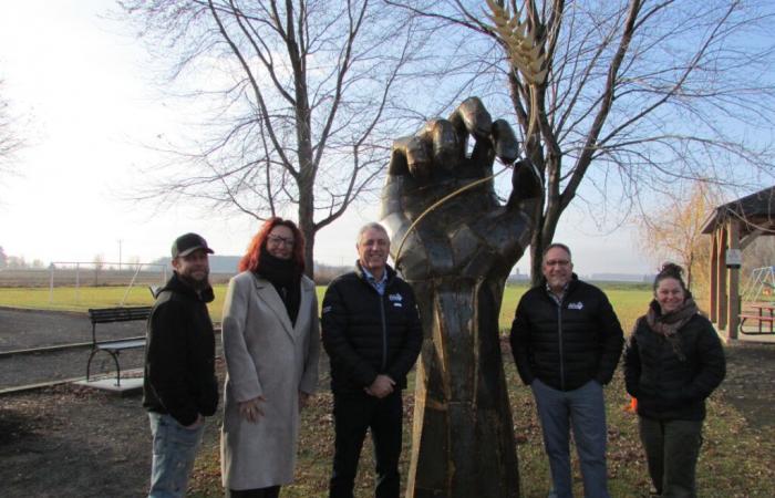 Una nueva escultura emblemática se instala en el parque Alice-Simard de Saint-Alexis