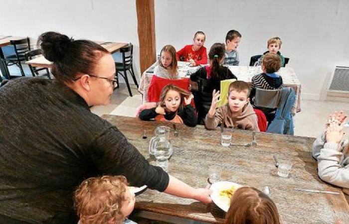 “Es mejor que en casa”: en este pequeño pueblo del Finisterre, la cantina está… ¡en el restaurante!