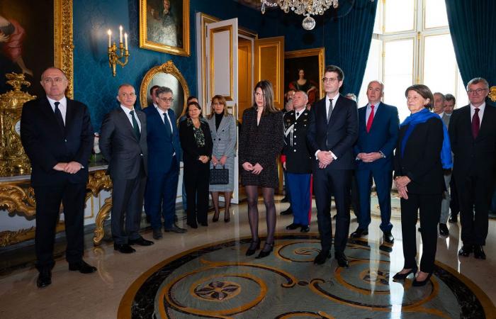 La princesa Carolina destaca a su hija Charlotte Casiraghi en el Salón Azul