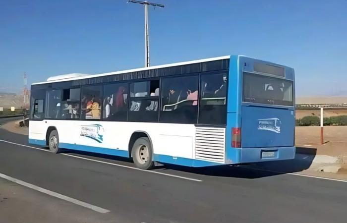 Taza.. Los vecinos del distrito de Al-Wefaq exigen un tercer autobús para mejorar el transporte urbano (foto)