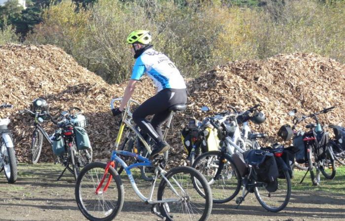 en Côtes-d’Armor, 280 ciclistas se movilizaron contra el Departamento