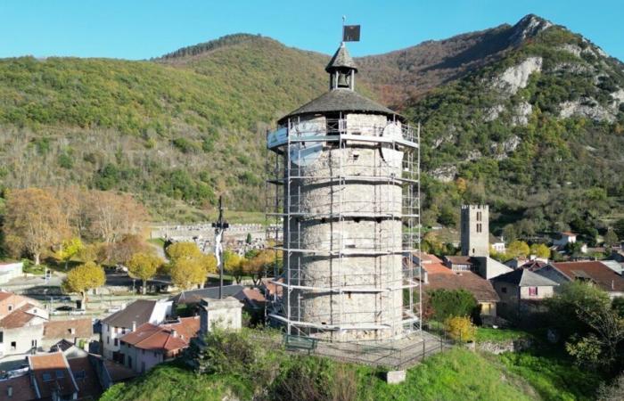 Pirineos. La presencia de andamios en este emblemático monumento intriga: ¿qué está pasando?