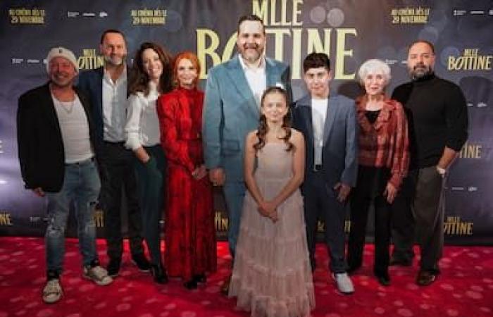 [PHOTOS] Antoine Bertrand y Catherine-Anne Toupin brillan en la alfombra roja del estreno en Montreal de la película “Mlle Bottine”