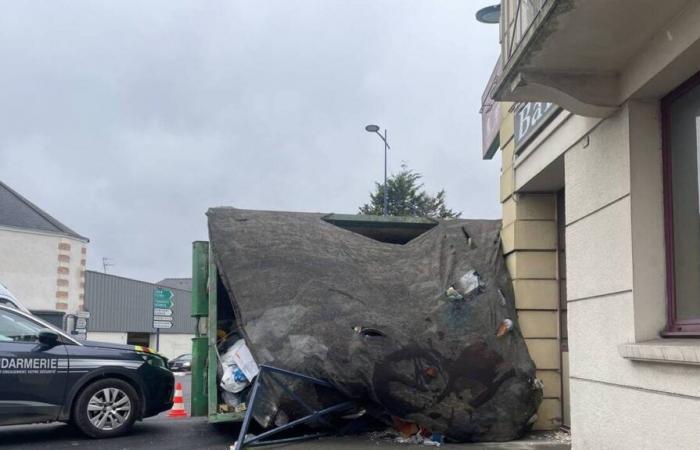 Un camión pesado pierde su carga de residuos en Mayenne, el tráfico está interrumpido