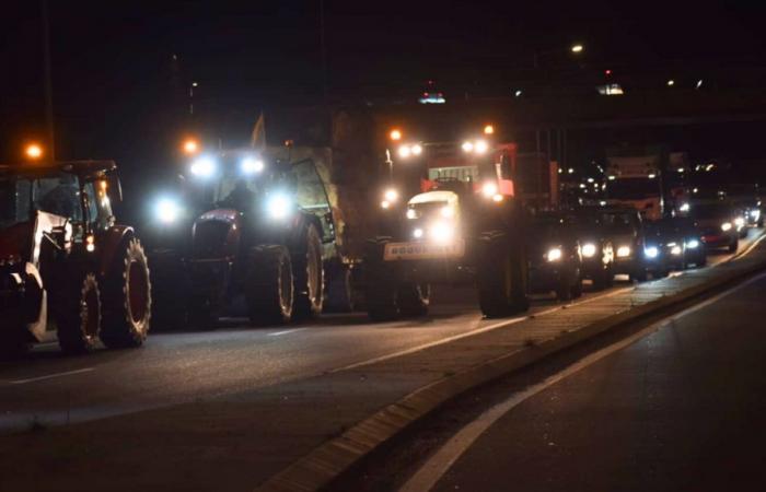 Tráfico difícil este lunes por la noche en Mont-de-Marsan, agricultores frente a la prefectura