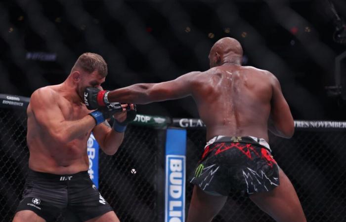 Daniel Cormier: UFC 309 demostró que Jon Jones y Stipe Miocic ‘no estaban al mismo nivel’