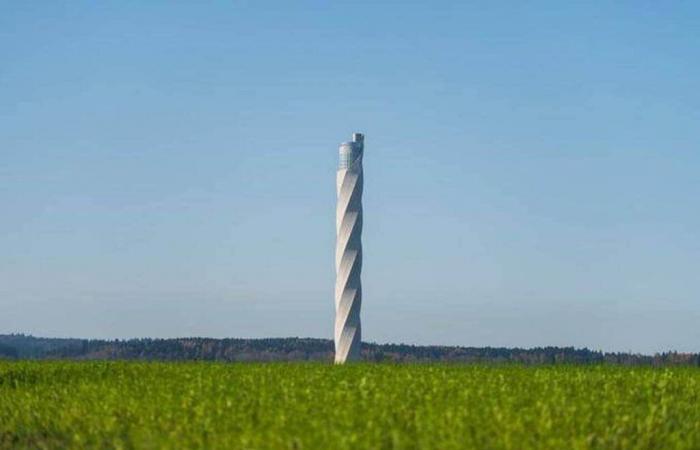 Plantado en medio de un bosque, este inmenso rascacielos sólo alberga ascensores, he aquí por qué – Edición nocturna del Oeste de Francia