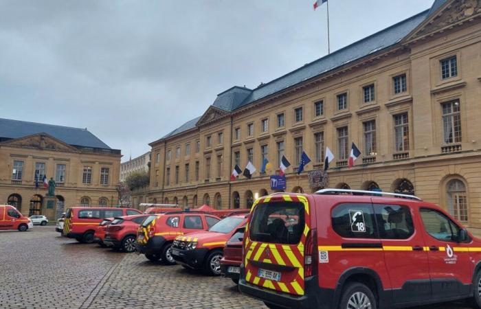 “Existe riesgo de derrumbe del suelo”, según los bomberos