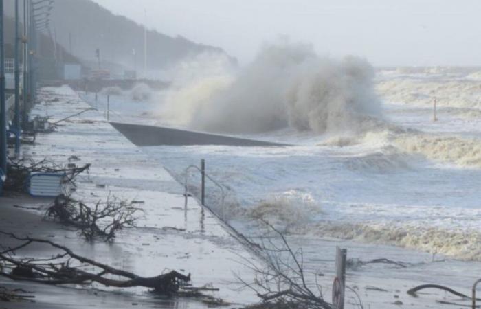 la costa de Calvados está en alerta meteorológica