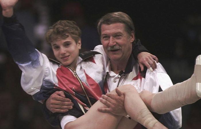 Bela Karolyi, la entrenadora polarizadora que ayudó a lanzar a las gimnastas al estrellato olímpico, muere a los 82 años