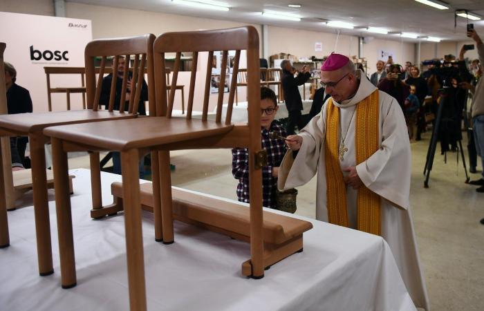 En las Landas, las nuevas sillas de Notre-Dame bendecidas antes de llegar a París