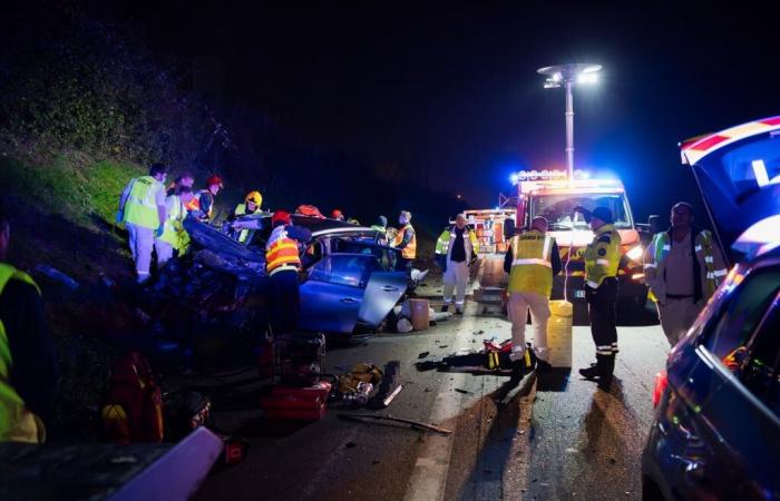 Tres heridos de emergencia absoluta tras un grave accidente de tráfico en la A6