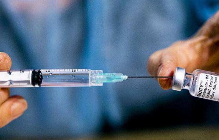 Lanzan campaña de doble vacunación contra influenza y Covid-19