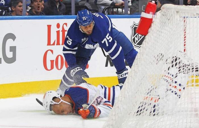 ‘Es un jugador limpio’: Ryan Reaves apoyado por su entrenador