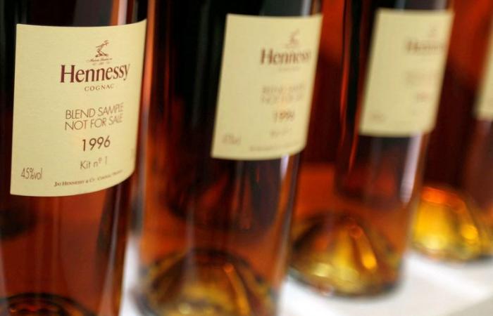 El personal de Hennessy en huelga contra el proyecto de embotellado de coñac en China