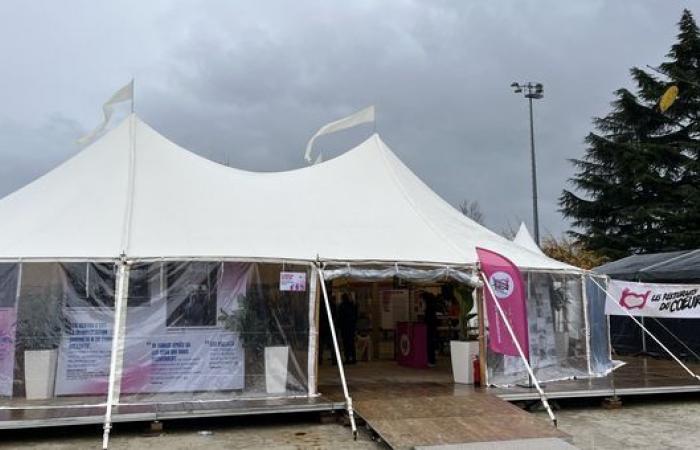 13/14 en directo desde la carpa Restos du Coeur en Gennevilliers para el lanzamiento de la 40ª campaña